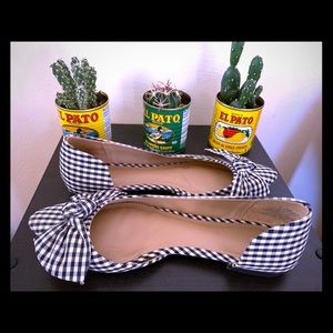 Black and white bow flats!